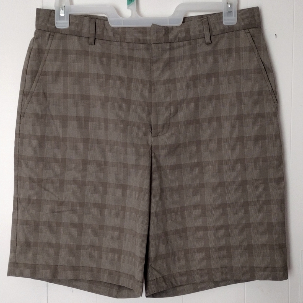 Walter Hagen men's size 34 golf/casual/dress shorts